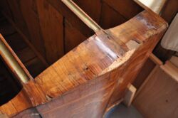 Commode dite "à pont"